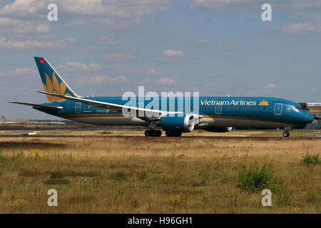 Frankfurt, Deutschland - 18. Juli 2016: Vietnam Airlines, Boeing 787-900 am Frankfurter Flughafen Stockfoto