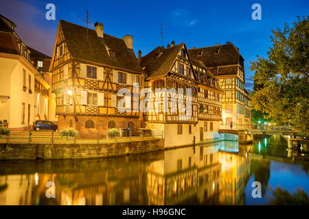 Altstadt am Abend, Straßburg, Frankreich Stockfoto