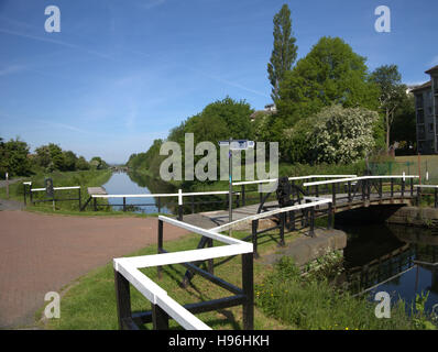 Sperren Sie Brücke Forth und Clyde Kanal Wegweiser Stockfoto