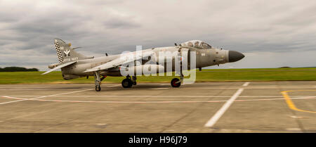 RNAS Culdrose trainiert Flugzeugabfertiger für Operationen auf zukünftige Flugzeugträger Stockfoto