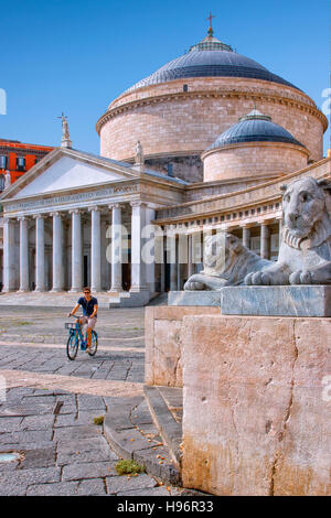 Kirche San Francesco di Paola in Plebiscito Quadrat, Neapel, Italien Stockfoto