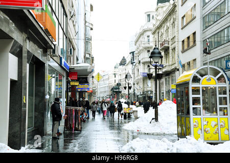 Kneza Mihaila Straße in Belgrad mit Schneeverwehungen Stockfoto