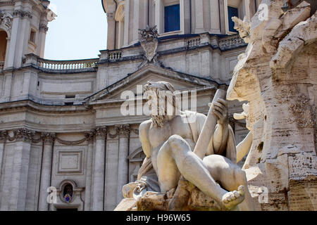 Nahaufnahme einer Skulptur auf der Piazza Navona in Rom. Stockfoto