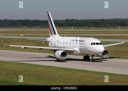 München - 8. August 2016: Air France, Airbus A318 am Flughafen München Stockfoto