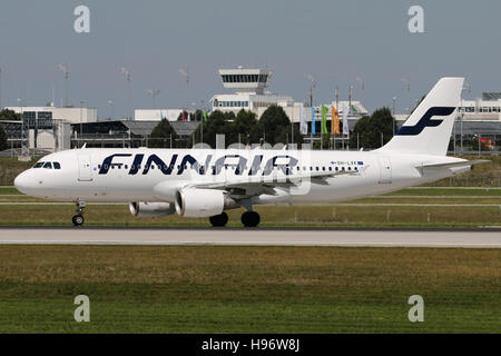 München - 8. August 2016: Finnair Airbus A320 am Flughafen München Stockfoto