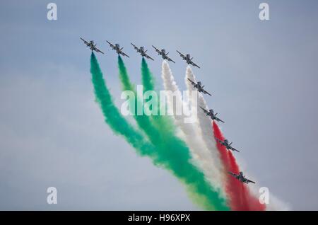 Italienische Kunstflugstaffel Frecce Tricolori Stockfoto