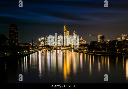 Umgangsprachlich einfach Frankfurt, Frankfurt Am Main ist die größte Stadt im deutschen Bundesland Hessen und die fünftgrößte ci Stockfoto