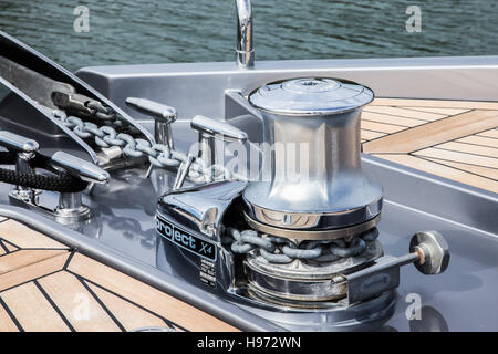 Pershing 70 Luxus Yacht exterior Detail Ausstellung von Ferretti-Gruppe in Norwalk Boat Show in Norwalk, USA am 23. September, Stockfoto