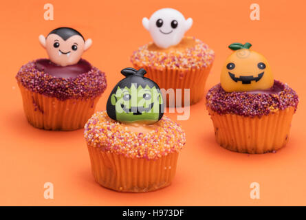Beängstigend Auswahl an Halloween-Muffins Stockfoto