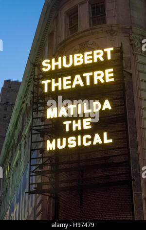 Matilda das Musical in der Shubert Baumwollweberei in New York City Stockfoto