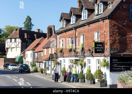 Das Swan Inn, Petworth Road, Chiddingfold, Surrey, England, Vereinigtes Königreich Stockfoto