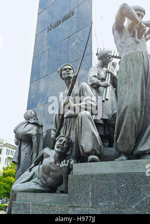 Die Skulpturen der rebellischen Charaktere von Taras Schewtschenko-Werken schmücken sein Denkmal in Charkiw, Ukraine Stockfoto