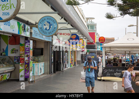 Bondi Beach Sydney, Einkaufszentren und Geschäfte auf Campbell Parade, Bondi, NSW, Australien Stockfoto