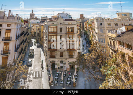 Ansicht von Valencia, Spanien, von Serrano Türmen, antikes Tor der Stadt. Stockfoto