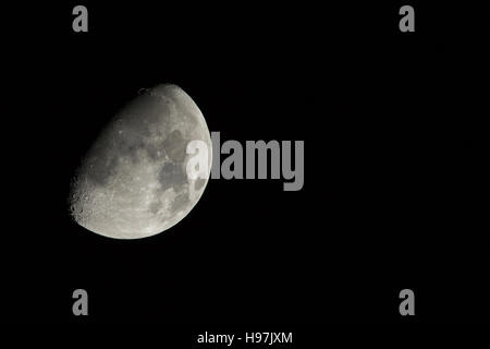 Crescent Waxing Moon mit Kopie oder Text Platz. Stockfoto