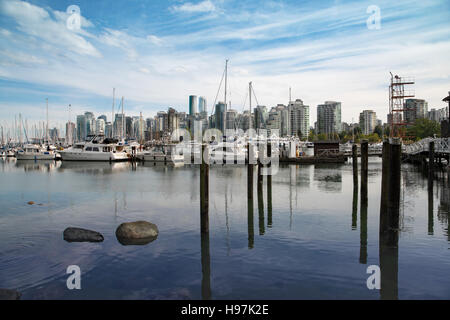 Blick auf die Skyline von Vancouver und Kohle Hafen Stockfoto