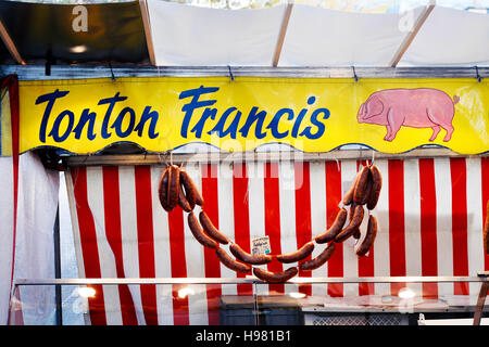 Aufschnitt auf Marktplatz in Paris 18., Frankreich Stockfoto