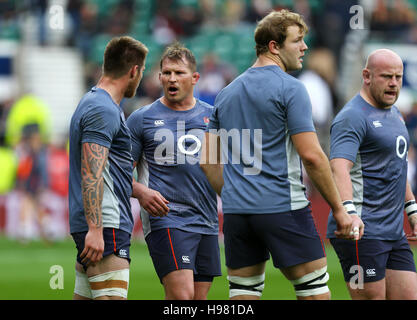 Kapitän der englischen Nationalmannschaft Dylan Hartley (2. von links) vor dem Herbst International Spiel im Twickenham Stadium, London. Stockfoto