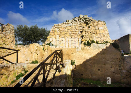 Ruinen und Details der mittelalterlichen Burg von Palazzolo Acreide. Sizilien Stockfoto