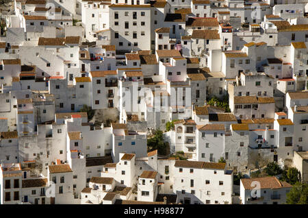 Casares, Architektur der weißen maurischen Stadt, Andalusien, Spanien. Stockfoto