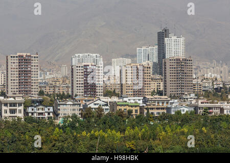 TEHERAN, IRAN - 5. Oktober 2016: Blick von der Milad Tower in Teheran, Iran. Stockfoto