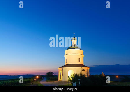 Angern ein der März: Kapelle Rochuskapelle, Weinberge in Mannersdorf, Weinviertel, Niederösterreich, Niederösterreich, Österreich Stockfoto