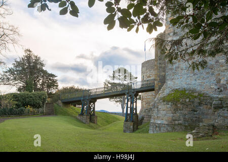 Allgemeine Ansichten von Dirleton Castle, East Lothian, Schottland genommen am späten Nachmittag eine herbstliche, bewölkten Tag im Jahr 2016. Stockfoto