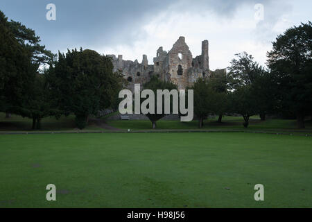 Allgemeine Ansichten von Dirleton Castle, East Lothian, Schottland genommen am späten Nachmittag eine herbstliche, bewölkten Tag im Jahr 2016. Stockfoto