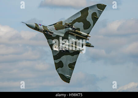 Die Ex-RAF Avro Vulcan B2 Bomber XH 558 (Der Geist von Großbritannien) im Royal International Air Tattoo, Großbritannien am 18. Juli 2015. Stockfoto