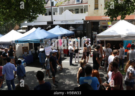 Sydney, Australien. 20. November 2016. Die Glebe Street Fair ist eine jährliche Community-Event mit Ständen und Unterhaltung entlang der Glebe Point Road zwischen Parramatta Road und Bridge Road in Glebe in Sydney Inner-West. Kredit: Kredit: Richard Milnes/Alamy Live-Nachrichten Stockfoto