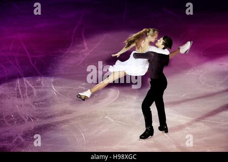 Peking, China. 20. November 2016. Alexandra Stepanowa (L) / Ivan Bukin von Russland während einer Ausstellung Gala beim Audi Cup of China ISU Grand Prix of Figure Skating 2016 in Peking, Hauptstadt von China, 20. November 2016 durchzuführen. © Bai Xuefei/Xinhua/Alamy Live-Nachrichten Stockfoto