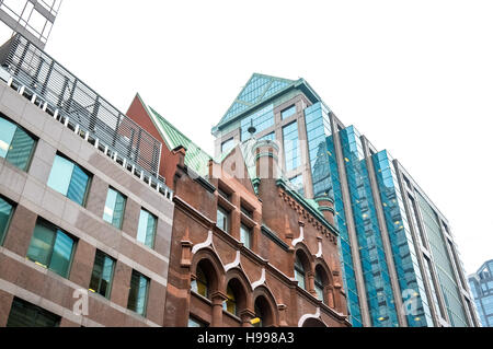 Alte und neue Gebäude in der Innenstadt von Toronto Stockfoto