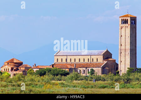 Kathedrale Santa Maria Assunta und die Kirche Santa Fosca in Torcello eine Insel im Norden der Lagune von Venedig in Italien Stockfoto