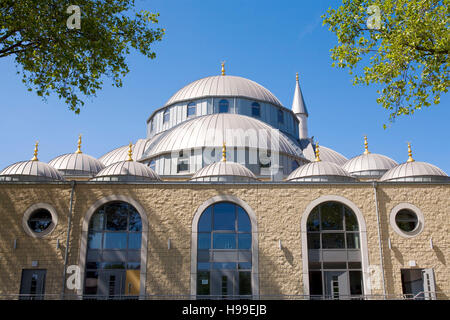 Deutschland, Ruhr Gebiet, Duisburg, Ditib-Merkez Moschee im Stadtteil Marxloh. Stockfoto