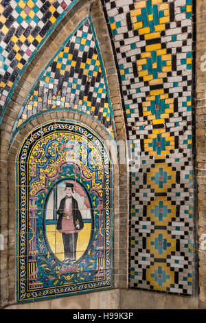 Bunte Fliesen Details bei Golestan Palast Teheran, Iran Stockfoto