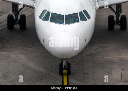 Detailansicht eines Flugzeugs ausziehen wird vorbereitet Stockfoto