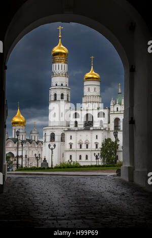Blick von der Iwan der große Glockenturm im Gebiet des Moskauer Kreml, Russland Stockfoto