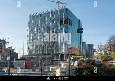 Der neue US-Botschaft in Nine Elms in London kurz vor der Fertigstellung. Stockfoto