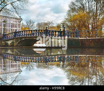 Brücke in Kanälen von Amsterdam Holland Stockfoto