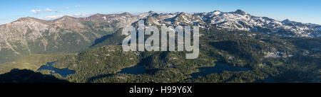 Panoramablick über die Seen Becken und Gipfel in Oregon Wallowa Mountains. Stockfoto