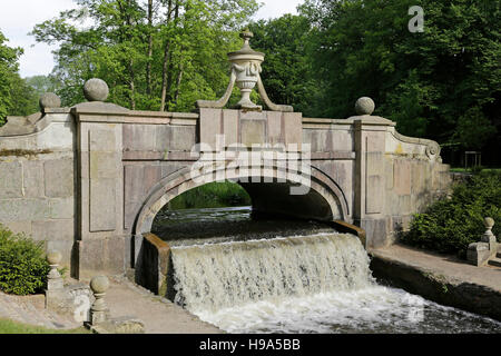 überbrücken Sie, Schlosspark Ludwigslust, Mecklenburg-West Pomerania, Deutschland Stockfoto