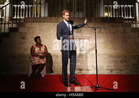 Prinz Harry hält eine Rede bei einem Begrüßungsempfang veranstaltet vom Regler-General, seine Exzellenz Sir Rodney Williams, Clarence House, Antigua, zu Beginn seiner 15-Tage-Tour der Karibik. Stockfoto