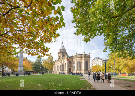 Herbst bei St Philip Kathedrale, Colmore Reihe, Birmingham, England, UK Stockfoto