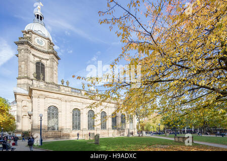 Herbst bei St Philip Kathedrale, Colmore Reihe, Birmingham, England, UK Stockfoto