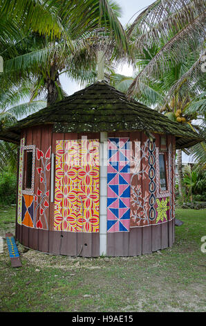 Gebäude mit Niuean Kunstwerk, Alofi, Niue, Südpazifik, Ozeanien Stockfoto