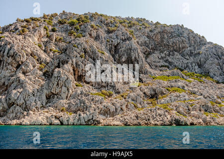 Felsen-Küste im Meer, Türkei Stockfoto