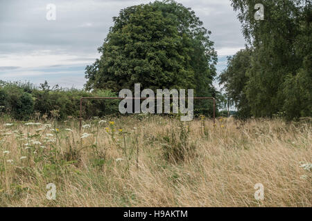 Verlassenen Gebäuden in der ehemaligen RAF Upper Heyford, war Heimat von Einheiten von der Royal Air Force und der US Air Force. Stockfoto