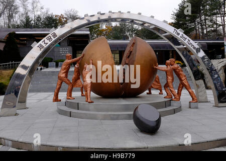 Korea-Denkmal am dritten Infiltration Tunnel im DMZ Südkorea zu vereinen Stockfoto