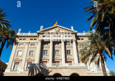 Barcelona, Spanien - Okt. 9-2011: das alte Zollhaus ist eines der wichtigsten Gebäude, die Plaza del Portal De La Pau umgeben. Es war bui Stockfoto