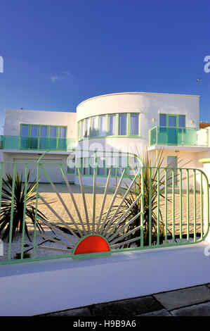 Ein Art-Deco-Haus am Frinton, Essex, England, Großbritannien, Europa Stockfoto